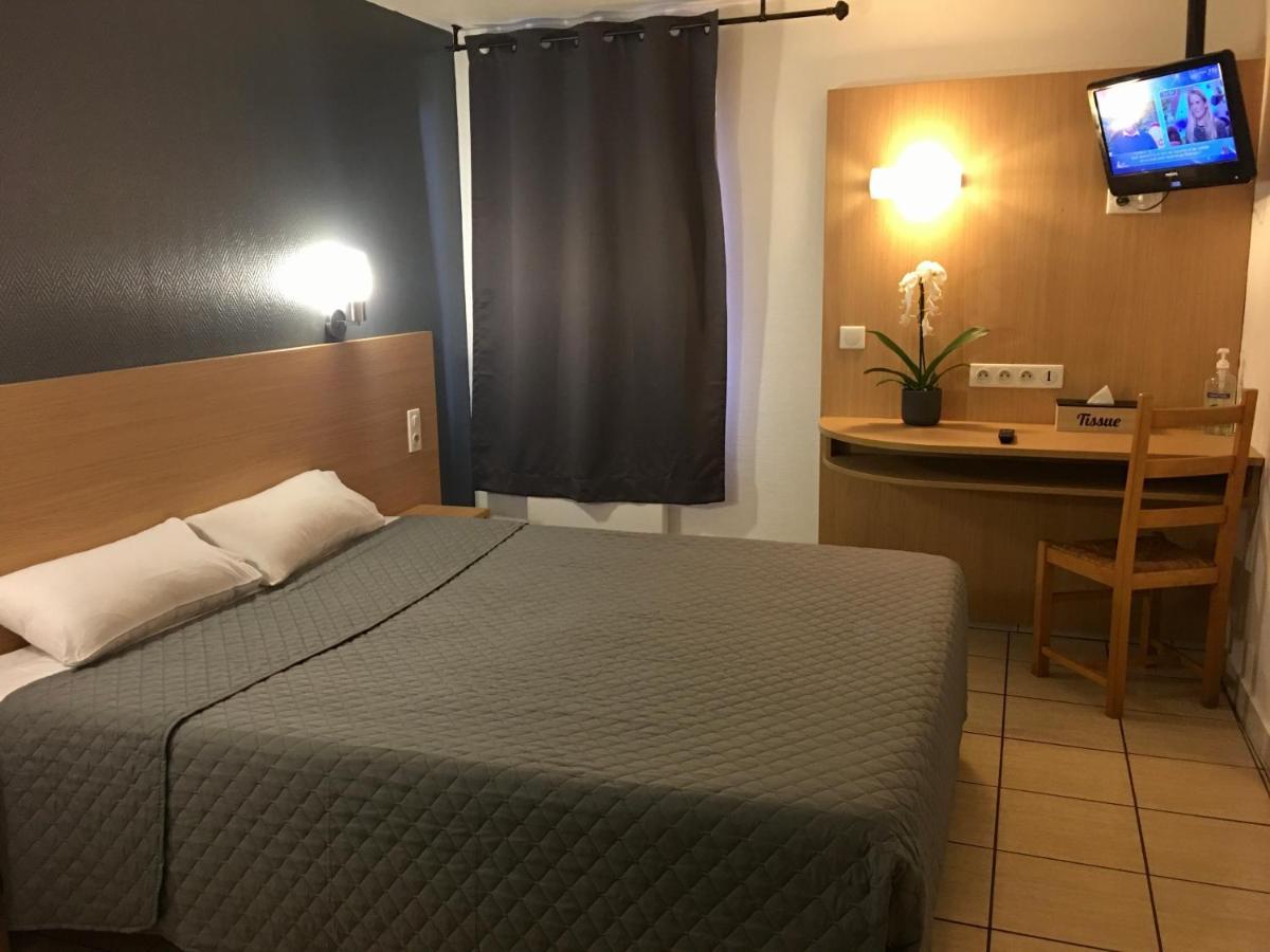 Confort Hotel Montgeron Exteriör bild